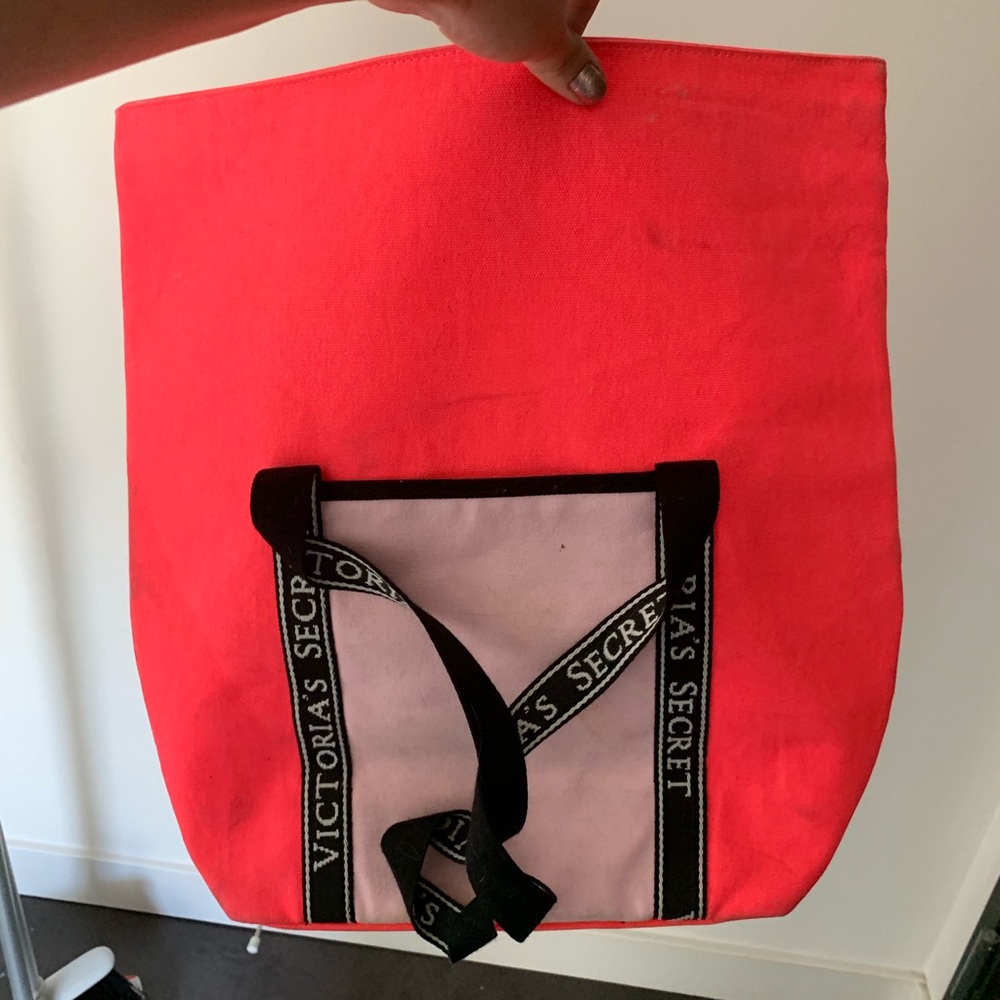 VS Pink Cooler